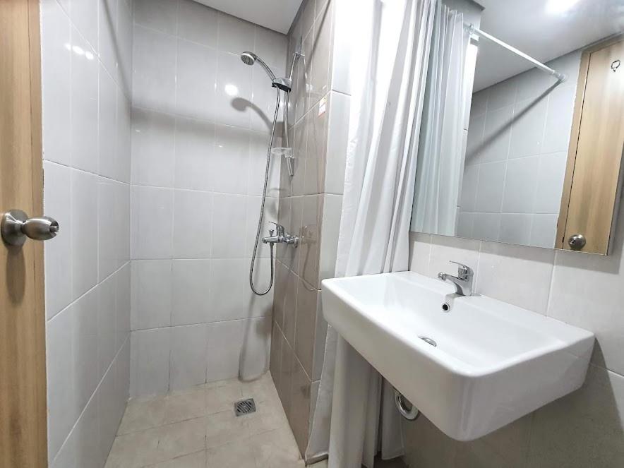 Padina Suites Tangerang Room photo